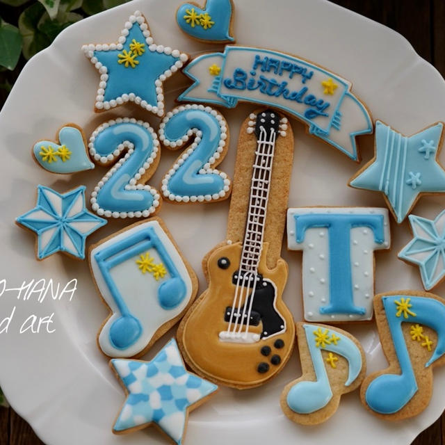 ギターと水色のメンバーカラーのアイシングクッキー
