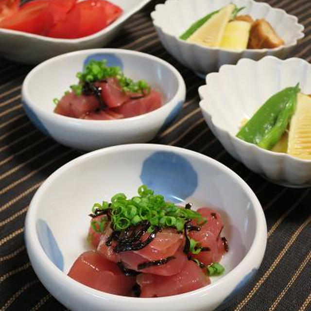 まぐろの塩昆布和えと初めての明日葉♪オット弁は塩焼きそば