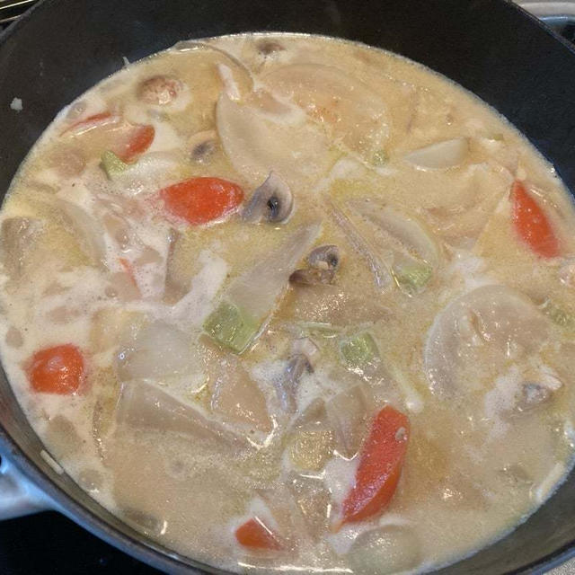 カブと鶏肉のクリームスープとカレーピラフ♪