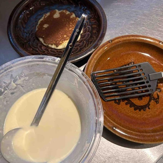 米粉パンケーキとホイップバター
