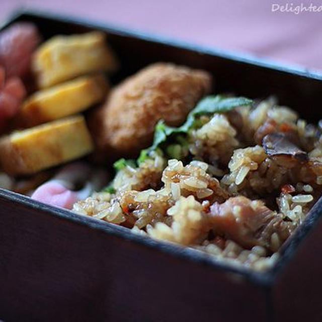 冷凍室の整理を兼ねた鶏おこわ弁当