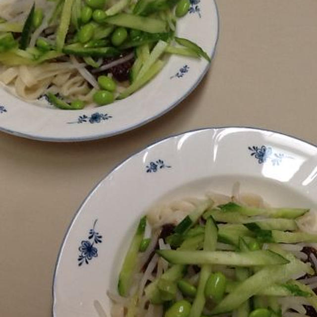 ８月前半の教室は、手打ち麺と肉みそでジャージャー麺