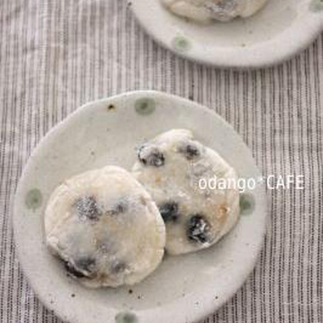 今年もやっぱり米粉から♪黒豆のもちもち焼き
