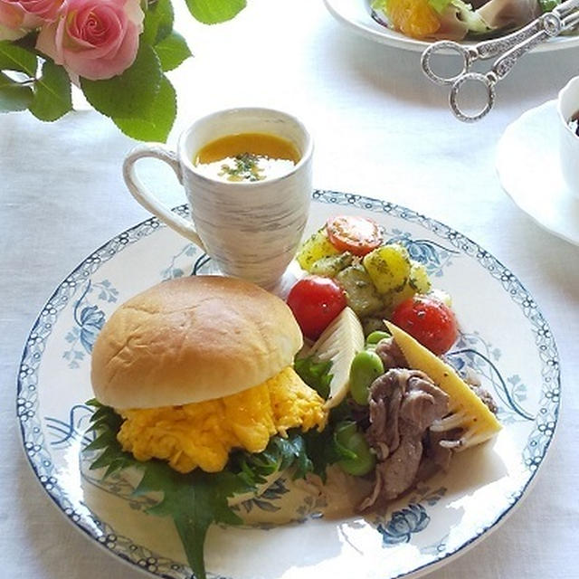 季節の野菜たっぷりランチと、庭の薔薇