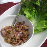 ベーコンと納豆炒めのレタス巻き♪