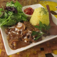 プルーンフルブラで牛肉ときのこの秋カレー
