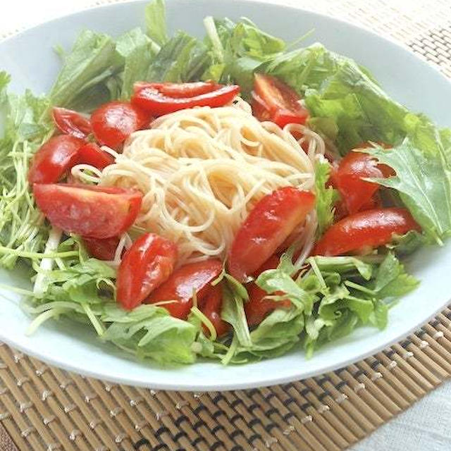 食欲増進レシピ！水菜とサラダセロリとトマトのカッペリーニのサラダパスタ。