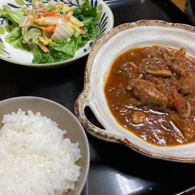 豚肉赤ワイン煮、白菜とツナのサラダ