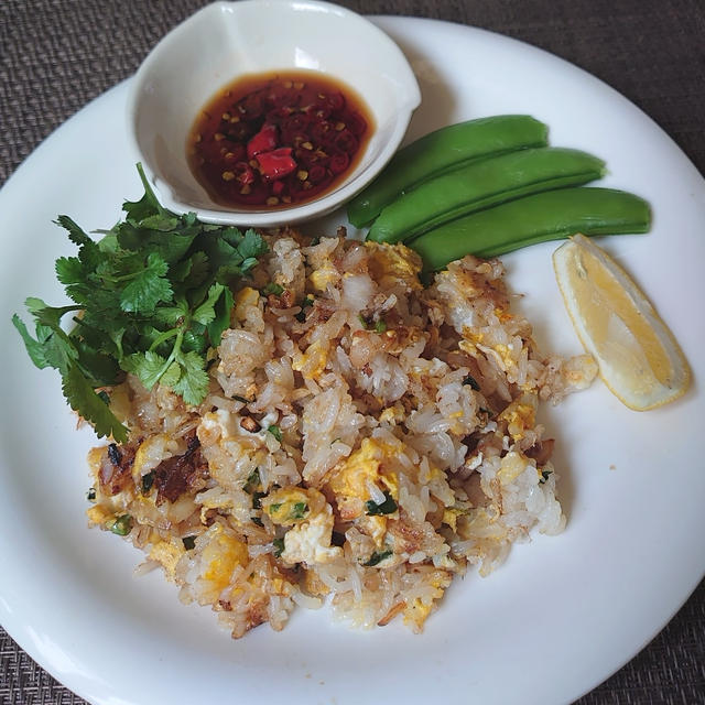 タイの豚肉チャーハン　カオ・パット・ムー