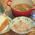５分で煮込み『大豆とソーセージのスープ煮込み』寒い日は体に心からホカホカに。