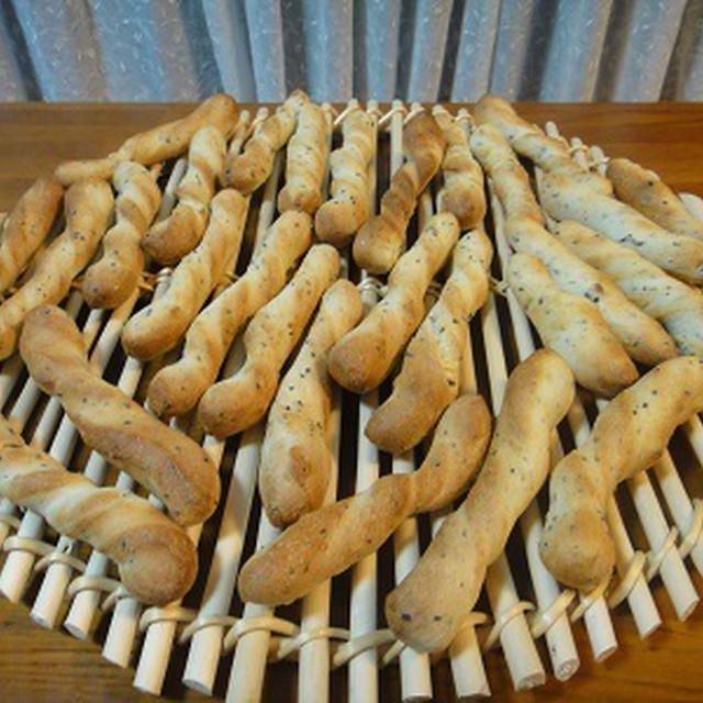 ホシノ丹沢酵母日記　*** ごまスティックパン　***