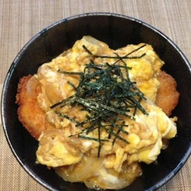 かつ丼といちごミルク酢