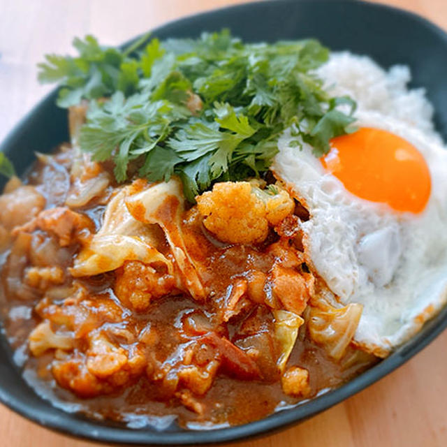 カリフラワーと春キャベツのカレー