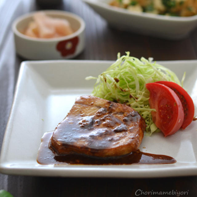 暑い日の魚おかず-メカジキの黒酢照り焼き。新生姜の万能らっきょう酢漬け。