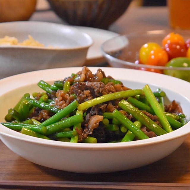 ご飯が欲しくなる！牛肉とにんにくの芽のオイスターソース炒め