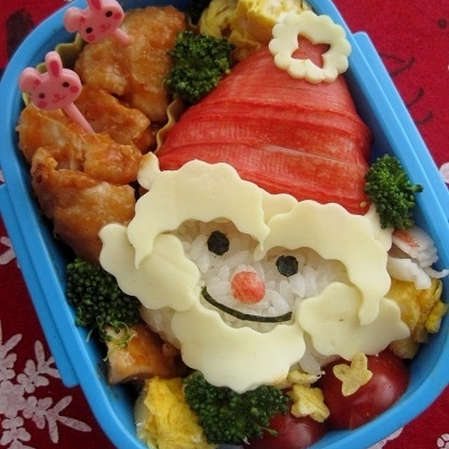 クリスマスサンタさん弁当（キャラ弁）（幼稚園）