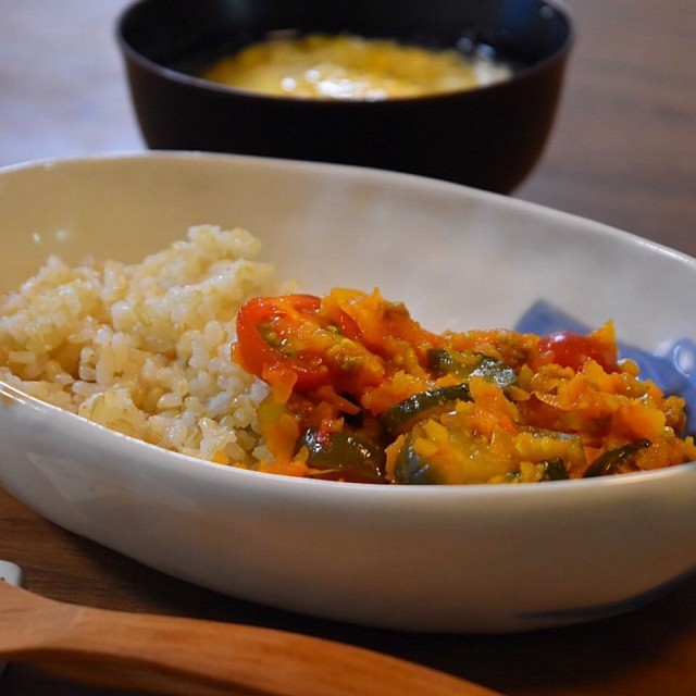 【おそろいごはん】子どもがよろこぶ、お野菜たっぷりドライカレー