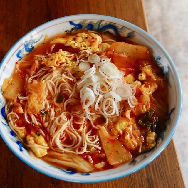 【冬のそうめんレシピ】アツアツ辛うま！「キムたまにゅうめん」