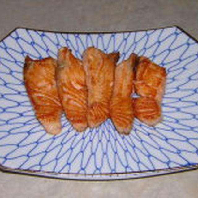 カナダ産の鮭と・・・シシャモが今日の朝ごはん