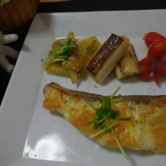 お弁当にぴったり☆鮭マヨチーズ焼き