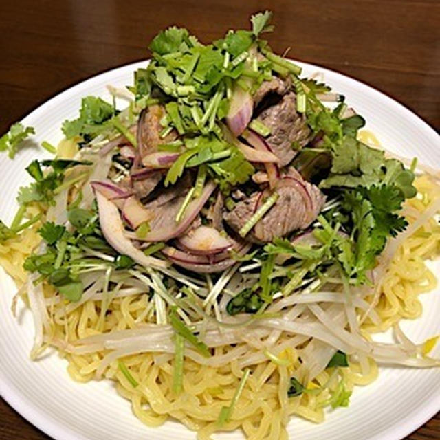 ラム入りサラダ風和え麺