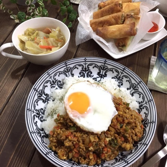 オススメ！大絶賛なアボカドとクリチ春巻き♡ヘルシードライカレー♡な晩ごはん♪