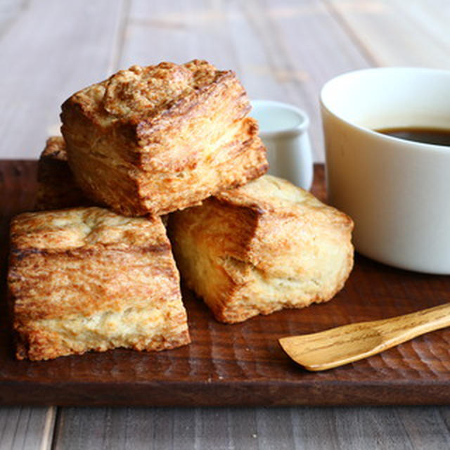 材料3つ！ホットケーキミックスで焼立てスコーンと朝ごはん