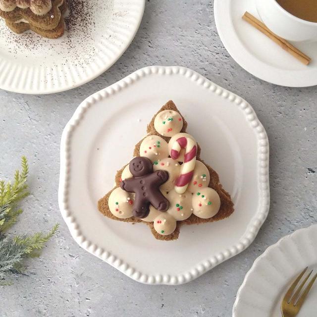 型抜きスポンジのクリスマスショートケーキ