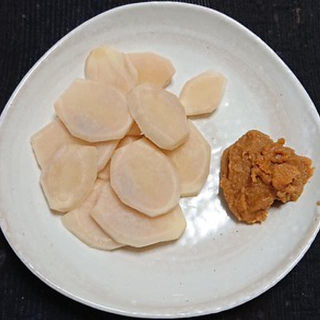 新生姜と味噌、キハダマグロの刺身