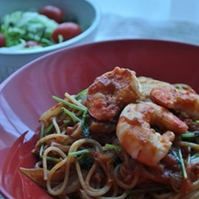 海老のトマトソースパスタ♪