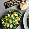 パルミジャーノ・レッジャーノとゆで卵の簡単グリーンサラダ