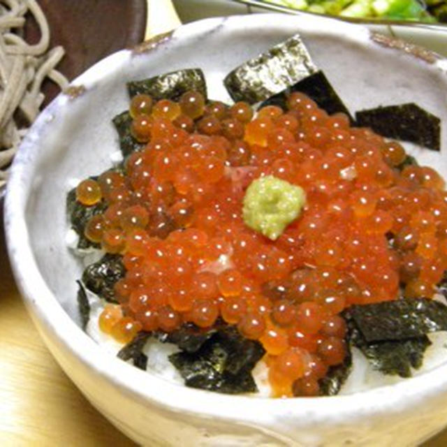 イクラ丼「根室産イクラと幌加内そばでおうちセットメニュー」