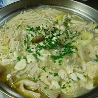 シメまでおいしいシャンタン鍋！！かみなり豆腐のきのこ鍋♪