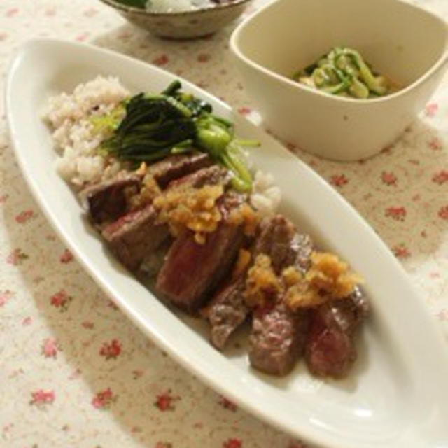 ステーキ丼の晩ごはんと今日のお弁当