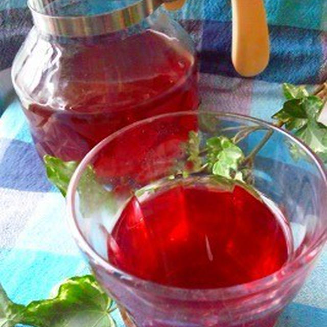 さっぱり！赤い紫蘇の手作りジュース。