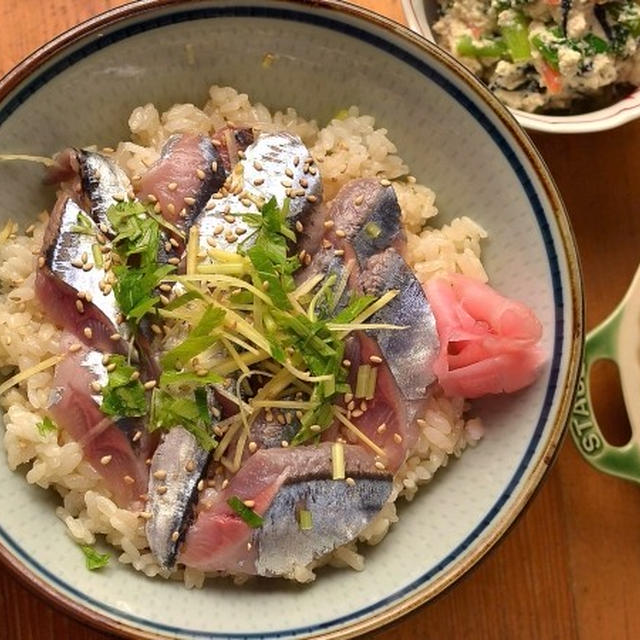 秋刀魚のちらし寿司の晩ごはん。