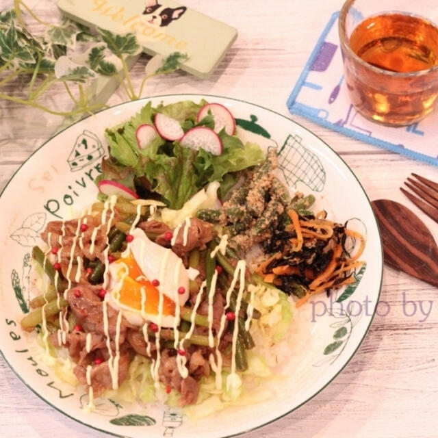 昼カフェ☆豚バラとニンニクの芽の炒め物･高松空港