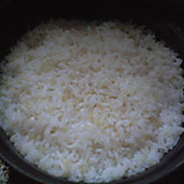湯立てで白米（９５３）。。。北海道石狩平野砂川産特別栽培米ゆめぴりか・白米（９．５？分づき）（あいざわ米店）と茨城県産うまかっぺコシヒカリ玄米・新米（あいざわ米店）