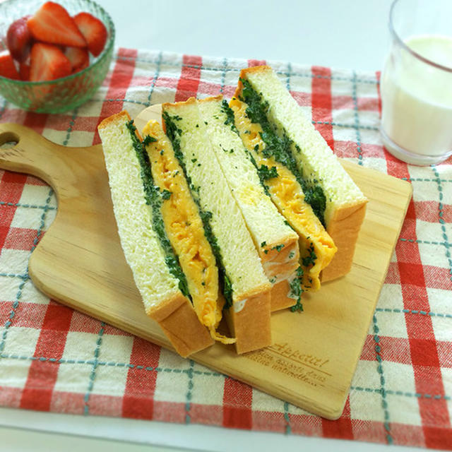 玉子がフワっと食べやすい♪パセリマヨの玉子サンド