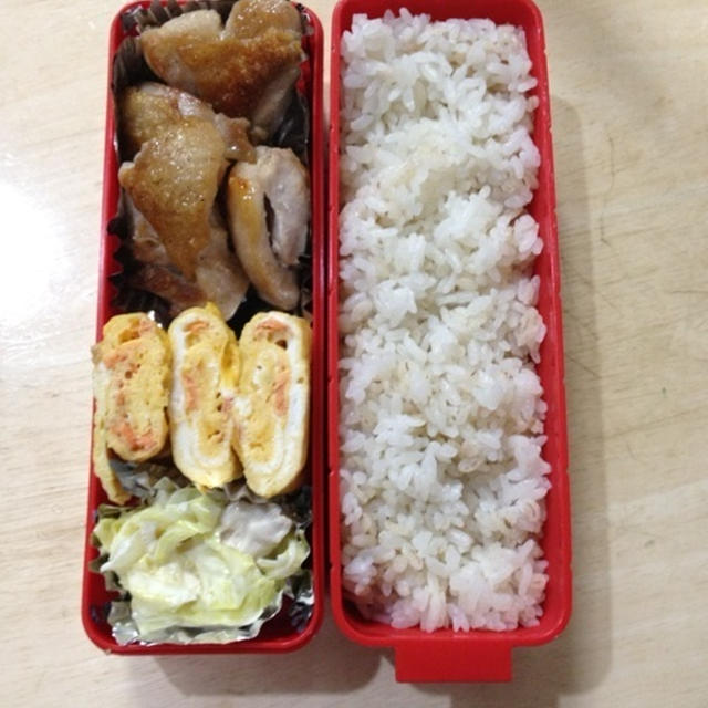 チキンソテー・キャベツと蒸し鶏のマヨネーズサラダ