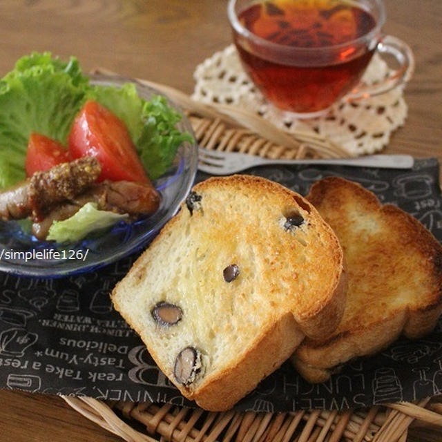 朝ごはん＊手作り黒豆食パンと普通サラダ、朝時間.jpおすすめ記事です！