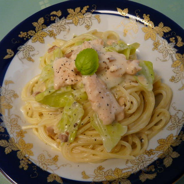 サーモン＆キャベツのクリームパスタ～黒胡椒風味