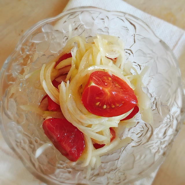 [付け合せ＊副菜＊常備菜]トマトと玉ねぎのマリネ