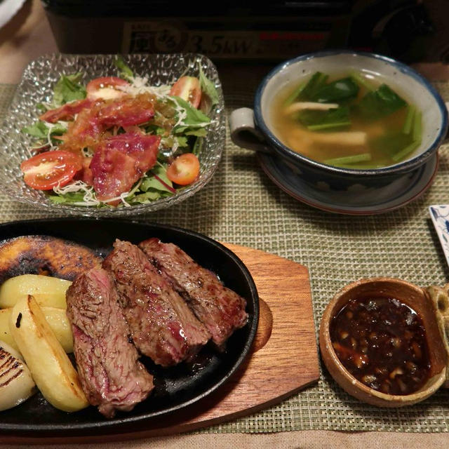 ”おうちステーキハウス”な晩ご飯　と　我が家のキッチンカウンター♪