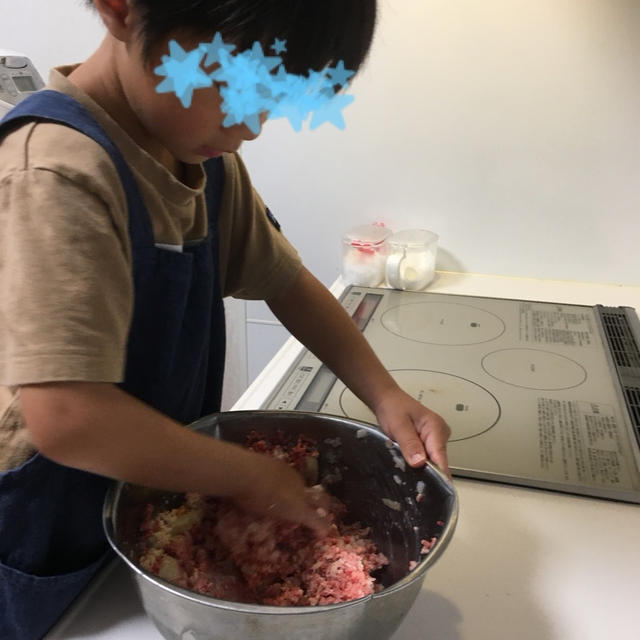 旦那誕生日。やる気のない母に代わって息子頑張る。笑