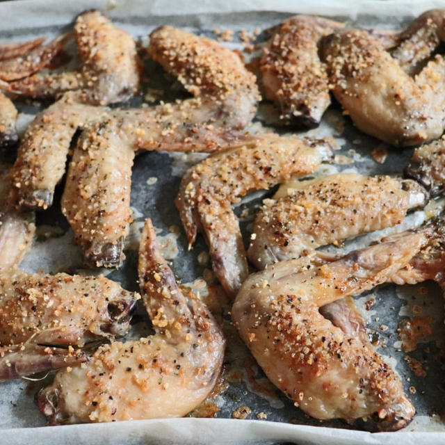 オーブンで焼くだけご馳走♪手羽先のハーブソルト焼き
