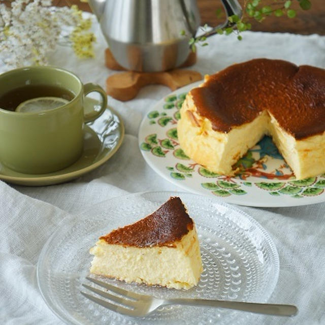 今日のおやつ　バスクチーズケーキ