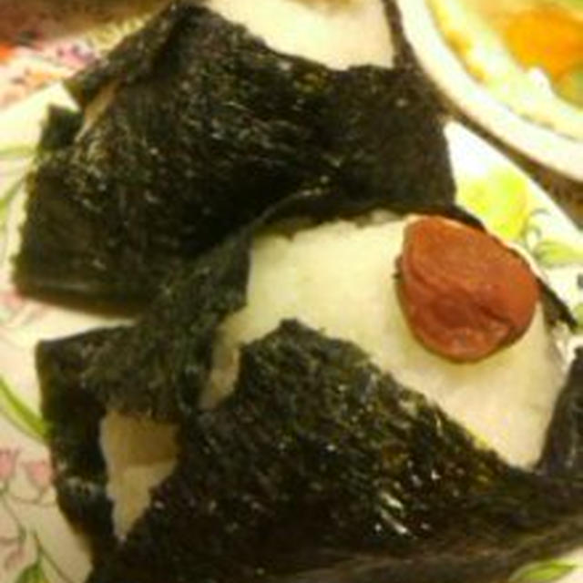 でかお握りで朝ごはん