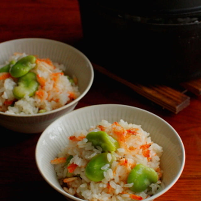そら豆と桜海老の炊き込みご飯