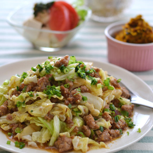 おかわり！肉みそキャベツ。と、かぼちゃのスパイス蒸しなどなど。